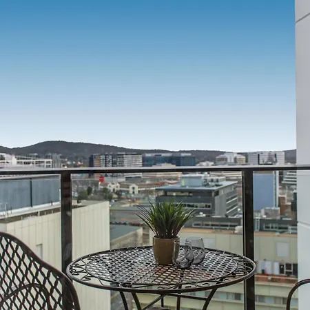 Central Canberra 2-Bed With Gym & Bbq Area Exterior photo